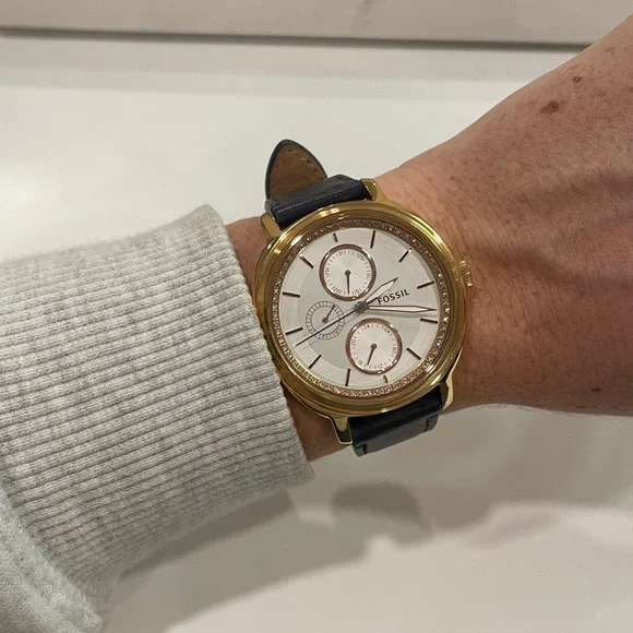 Fossil Watch - Picture 4 of 5